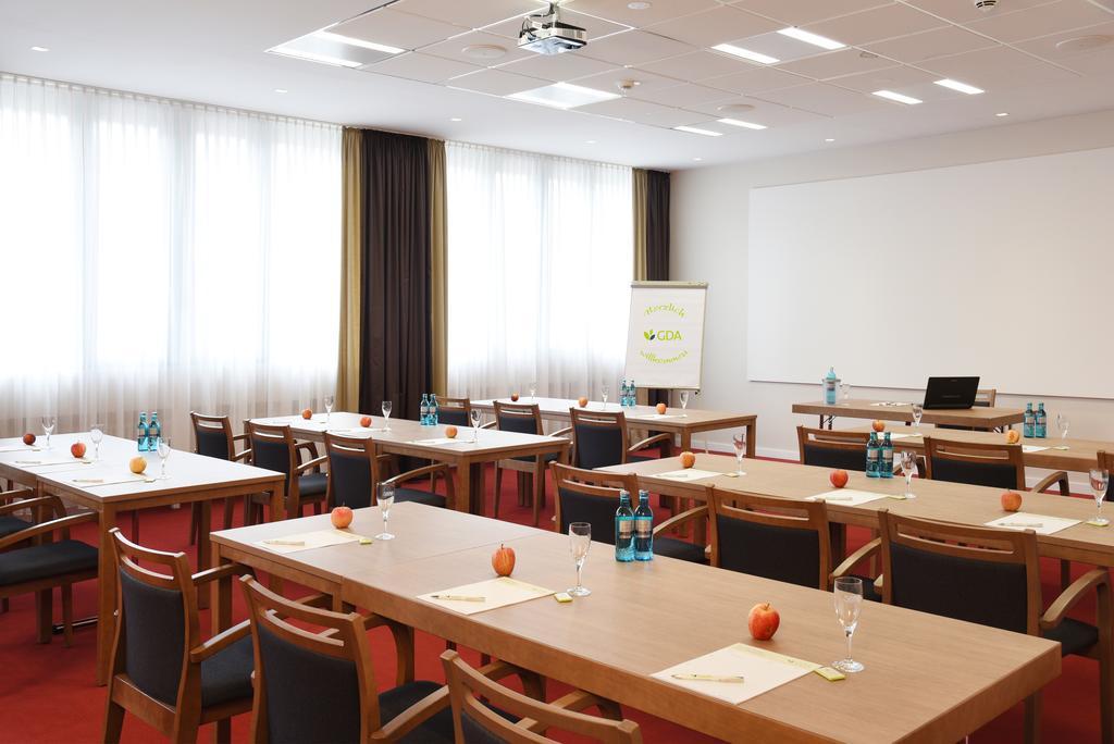 Gda Hotel Am Schlosspark Бад-Гомбург-фор-дер-Гее Екстер'єр фото