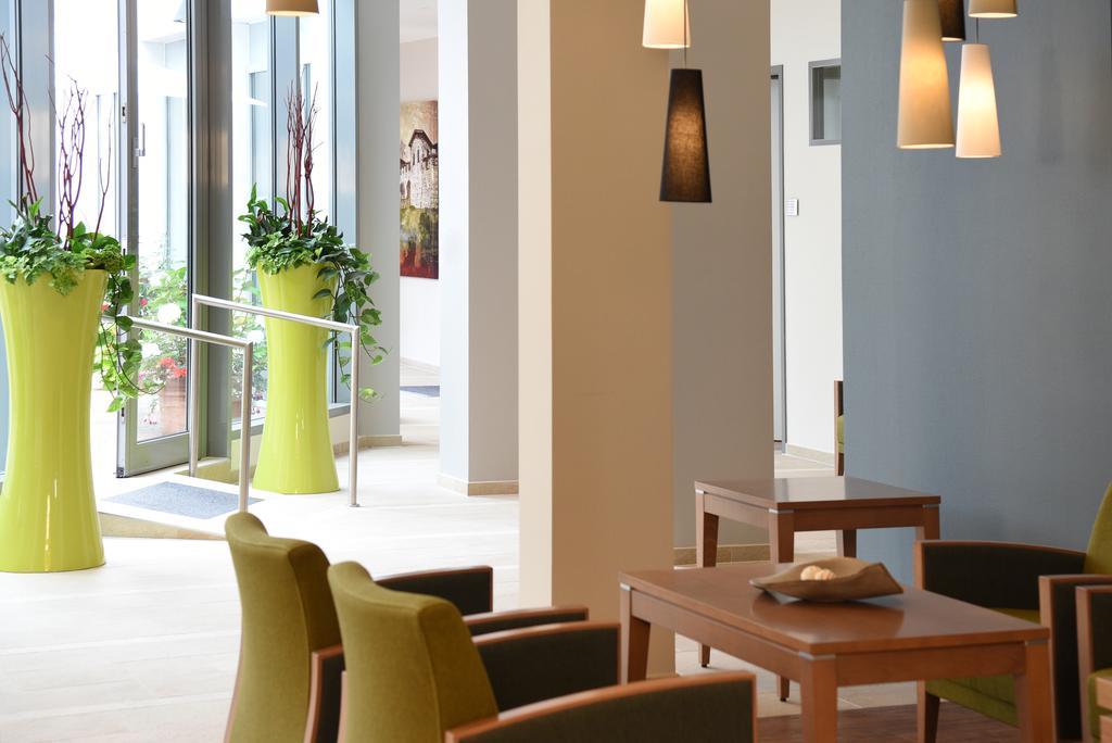 Gda Hotel Am Schlosspark Бад-Гомбург-фор-дер-Гее Екстер'єр фото