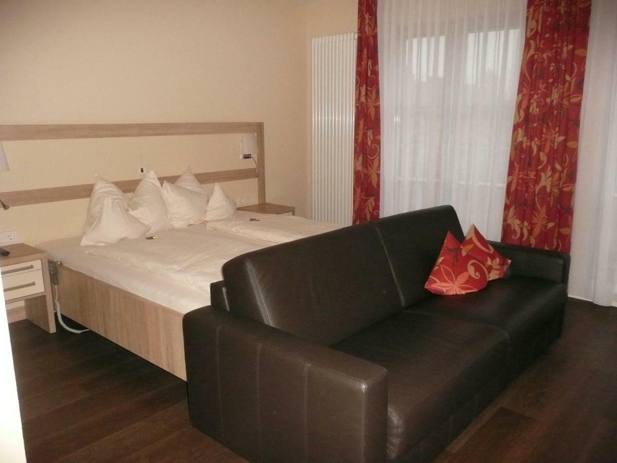 Gda Hotel Am Schlosspark Бад-Гомбург-фор-дер-Гее Екстер'єр фото