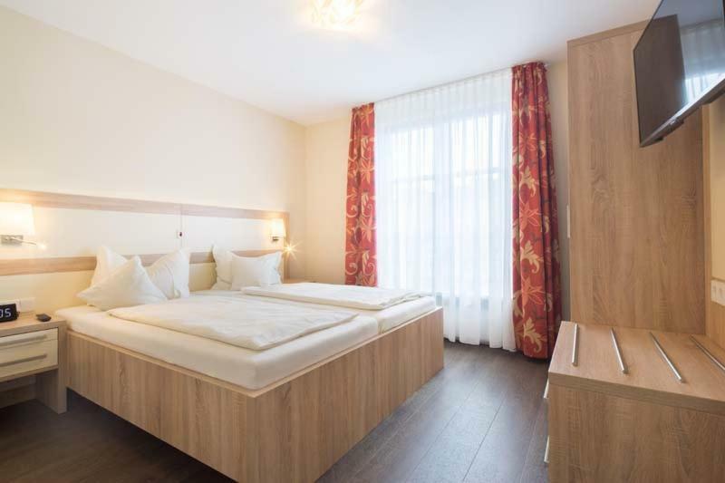 Gda Hotel Am Schlosspark Бад-Гомбург-фор-дер-Гее Екстер'єр фото